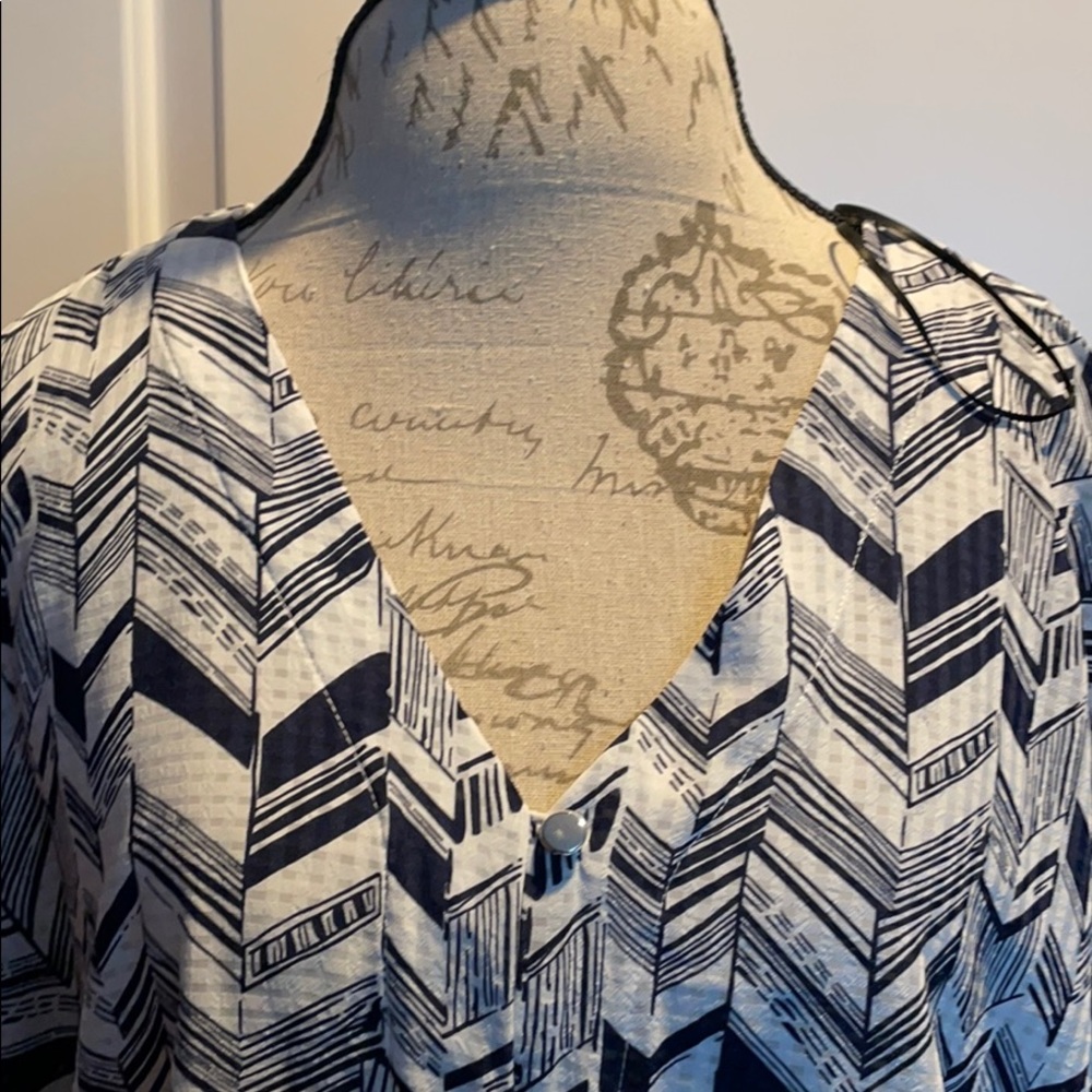 Notations Blouse - Picture 3 of 7